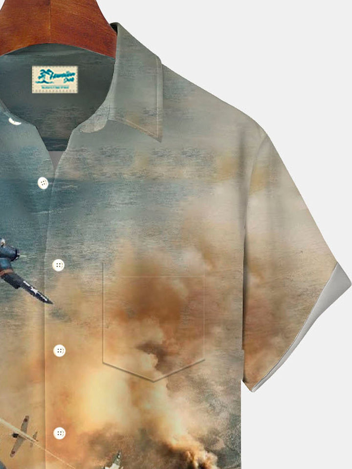 Camisa de manga corta con bolsillo abotonado y estampado de guerra vintage para hombre de Alohadaddy