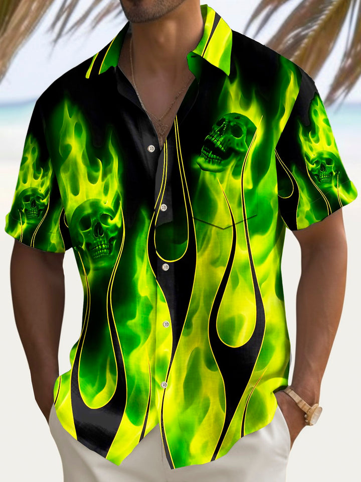 Camisa elástica con bolsillo en el pecho y estampado de calavera en llamas de Halloween para hombre de Alohadaddy, talla grande