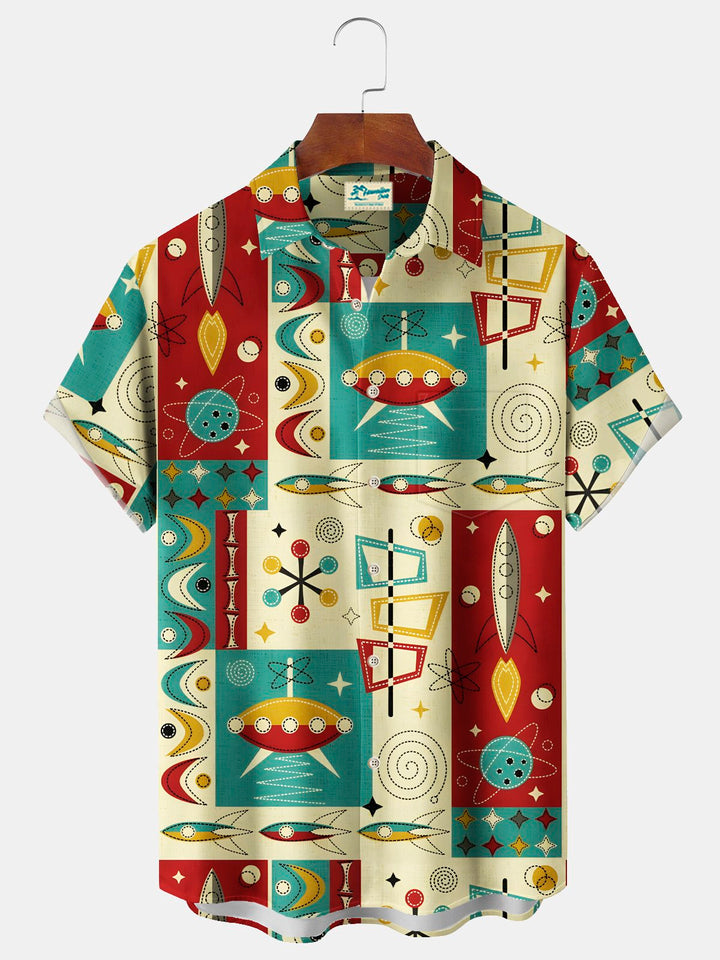 Camisa elástica con bolsillo en el pecho y estampado geométrico estilo boomerang de mediados de siglo de Alohadaddy, talla grande