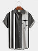 Camisa de vacaciones para hombre de gran tamaño con bolsillo en el pecho y estampado de rayas con patrón geométrico de bolos retro