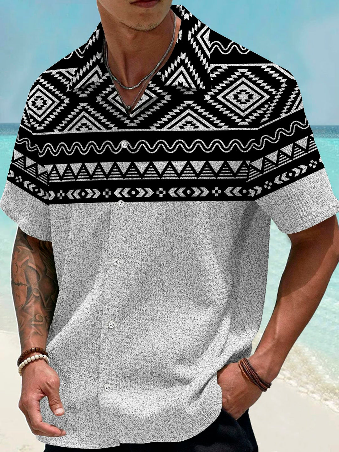 Camisa elástica de seersucker con bolsillo en el pecho y estampado étnico vintage para hombre de Alohadaddy, talla grande
