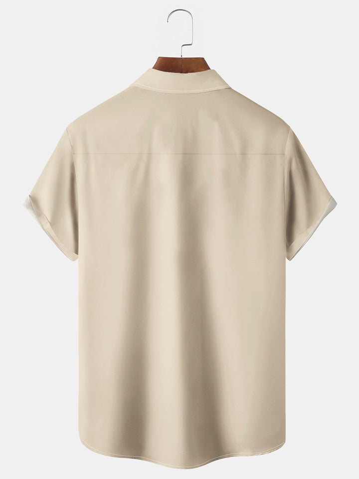 Camisa elástica con bolsillo en el pecho y estampado de dibujos animados de cerveza y Papá Noel navideño de Alohadaddy, talla grande