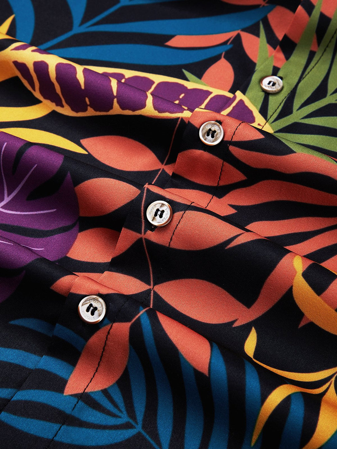 Camisa de manga corta con bolsillo abotonado y estampado de hojas de plantas hawaianas para hombre de Alohadaddy