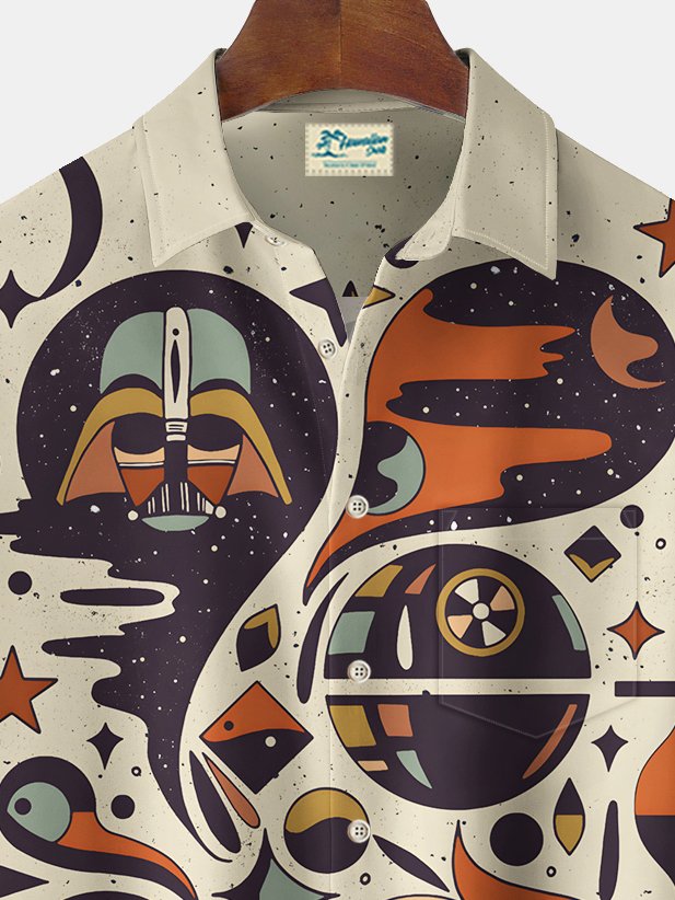 Camisa elástica con bolsillo en el pecho y estampado geométrico vintage de dibujos animados para hombre de Alohadaddy, talla grande
