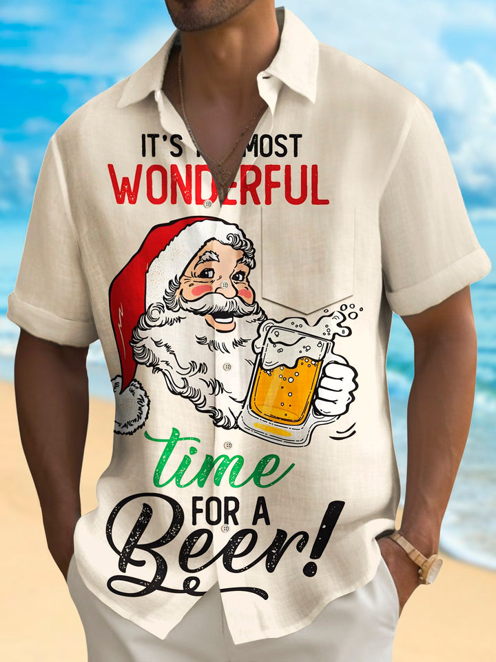 Camisa elástica con bolsillo en el pecho y estampado de dibujos animados de cerveza y Papá Noel navideño de Alohadaddy, talla grande