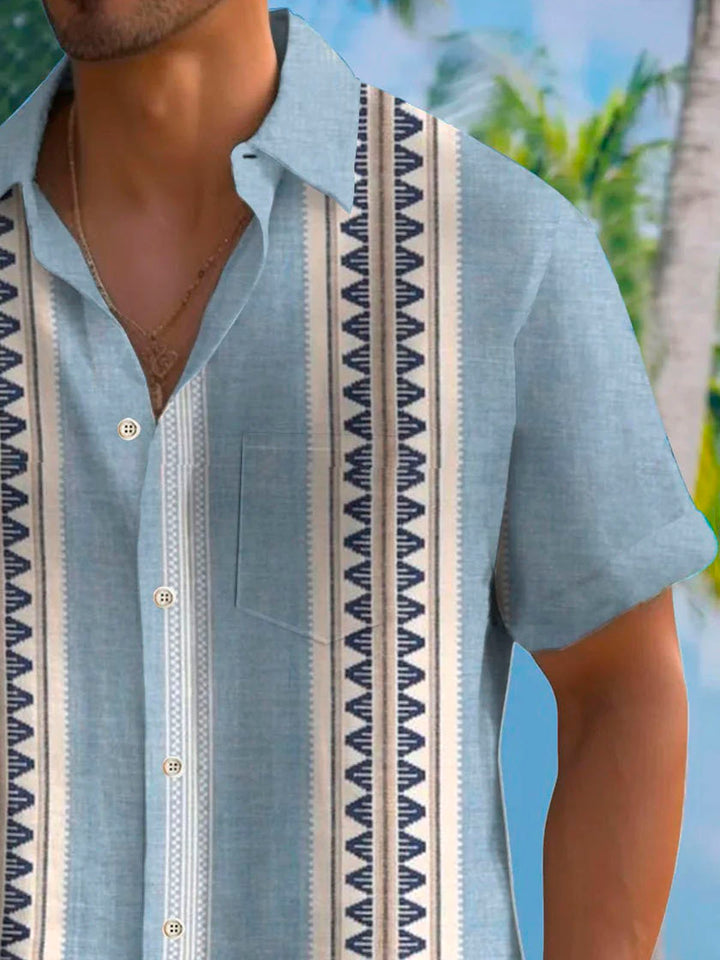 Camisa de manga corta con botones y bolsillo con estampado de rayas en contraste geométrico retro para hombre de Alohadaddy