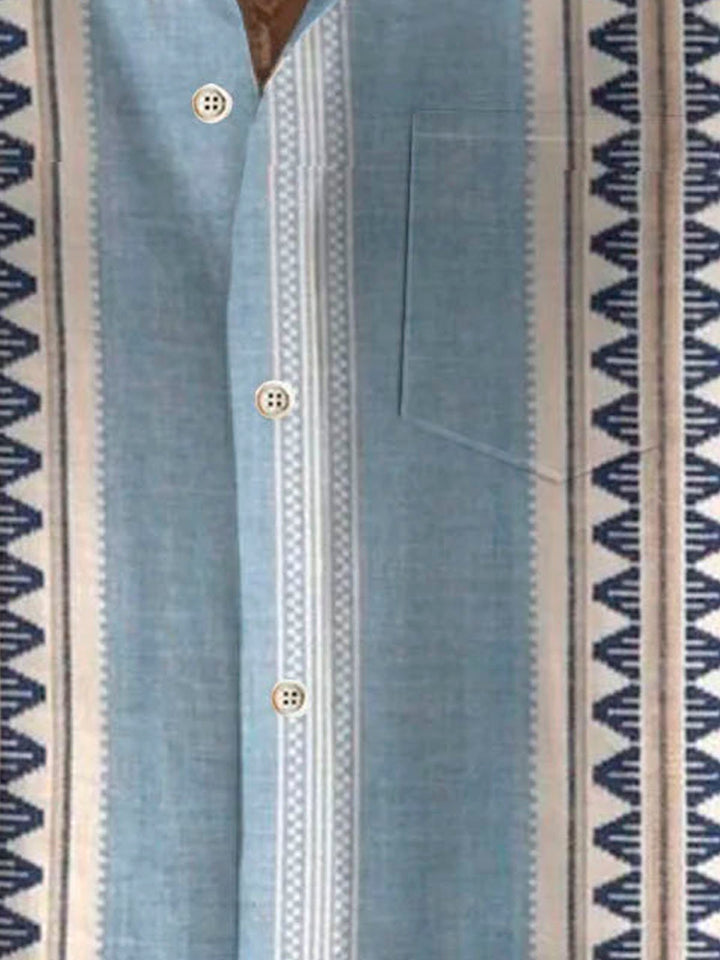 Camisa de manga corta con botones y bolsillo con estampado de rayas en contraste geométrico retro para hombre de Alohadaddy