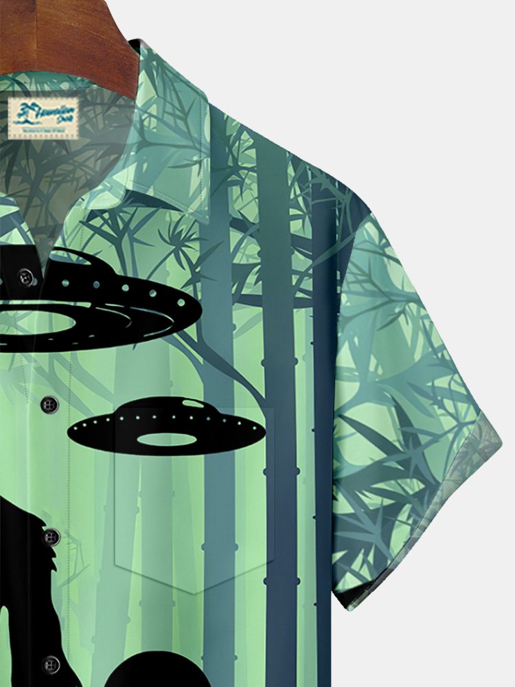 Camisa hawaiana extragrande con bolsillos para hombre con estampado de nave espacial extraterrestre Bigfoot de Alohadaddy Bamboo
