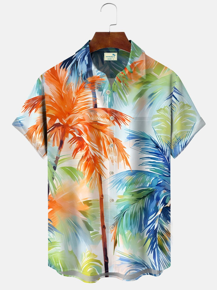 Chemise décontractée à manches courtes avec poche boutonnée et motif cocotier sur la plage d&