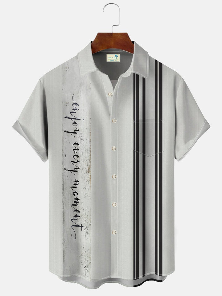 Camisa informal de manga corta para hombre, estilo retro, con rayas geométricas y texto Alohadaddy, con botones y bolsillo, estilo años 50
