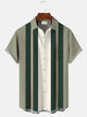 Camisa informal de manga corta para hombre, estilo bolos, estilo años 50, con bolsillos y botones, con rayas geométricas de colores retro de Alohadaddy