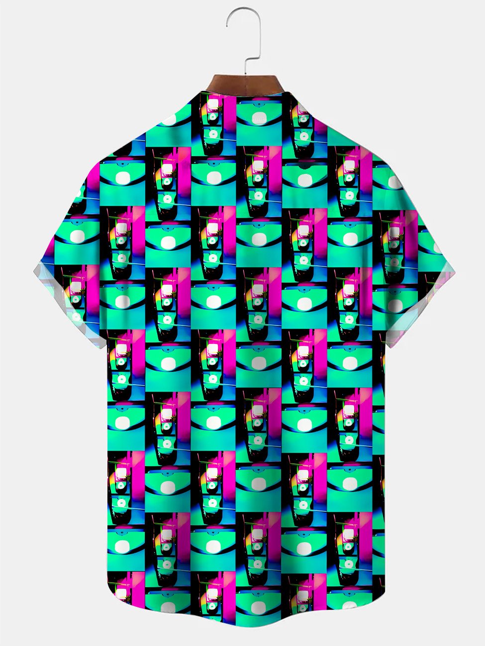 Camisa informal de manga corta con botones y bolsillos con colores en contraste y estampado geométrico de Alohadaddy