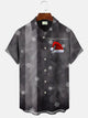 Camisa informal de manga corta con bolsillos y botones navideños con copos de nieve de Alohadaddy
